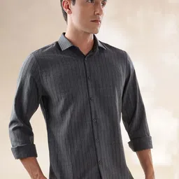 HERE&NOW Men Cutaway Collar Textured Slim Fit Casual Shirt-image-48