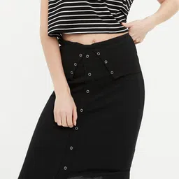 Trendyol Women Black Solid Ribbed Snap Button Detail Knitted Pencil Skirt-picture-3