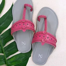 THE MADRAS TRUNK Women Pink Woven Design Leather One Toe Flats-image-47