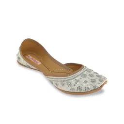 Fulkari Women White Embellished Mojaris Flats-46