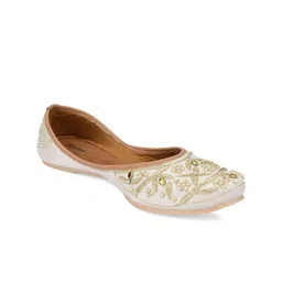 DESI COLOUR Women Embellished Ethnic Mojaris-image-9