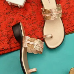 pelle albero Women Embellished One Toe Flats-image-89