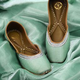 YASSIO Women Ethnic Embellished Mojaris Flats-image-105