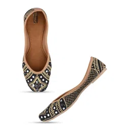 DESI COLOUR Square Toe Ethnic Embellished Embroidered Mojaris-31