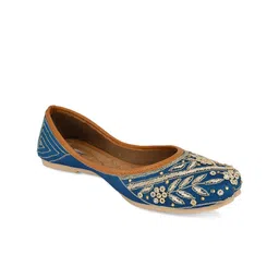 DESI COLOUR Women Embellished Ethnic Mojaris-image-74