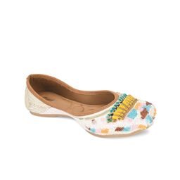 DESI COLOUR Women Ethnic Embellished Mojaris-image-70