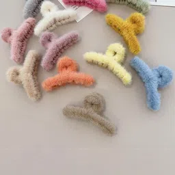 DN Creation Women Assorted Set of 2 Fur Fleece Claw Clip-42