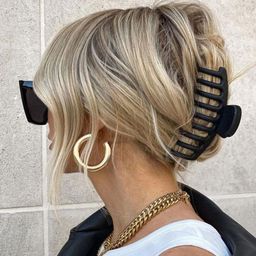 OOMPH Women Black Solid Claw Clip-image-84