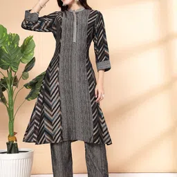 Nayam By Lakshita Women Printed Regular Sequinned Kurta with Palazzos-picture-37