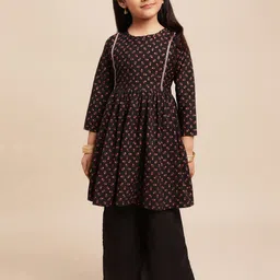 AHALYAA KIDS Girls Floral Printed A-Line Gotta Patti Kurta With Palazzos-image-64