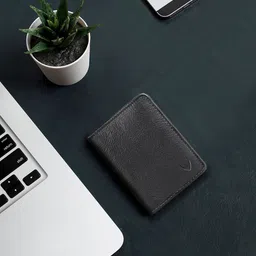 Hidesign Men Black Textured Leather Card Holder-35