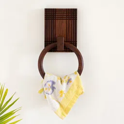 ExclusiveLane Brown Wooden Checkered Frame Ring Towel Holder-16