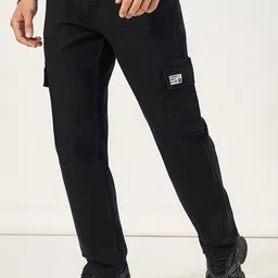 Styli Men Solid Relaxed Fit Cargo Jeans with Badge-image-15
