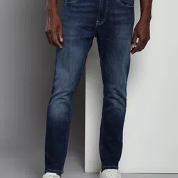 Tommy Hilfiger Men Tapered Fit Clean Look Light Fade Jeans-image-74