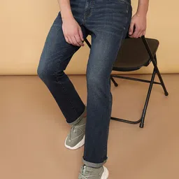 Wrangler Men Millard Straight Fit Clean Look Light Fade Stretchable Cotton Jeans-image-45