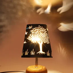 Devansh Black Textured Metal With wood Round Base Table Lamp image 3