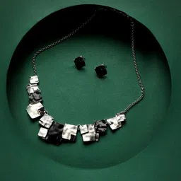 SOHI Silver-Plated Textured Square Jewellery Set-15