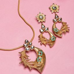 Estele Gold-Plated Attractive Leaf Designer Pendant Set-image-33