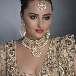 Sukkhi Gold-Plated White Kundan-Studded & Pearl Beaded Jewellery Set-image-42