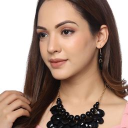 Yellow Chimes Black Stone Tear Drop Designed Gold Toned Jewellery Set-33