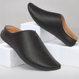 FAUSTO Men Perforated Lightweight Clogs-image-6