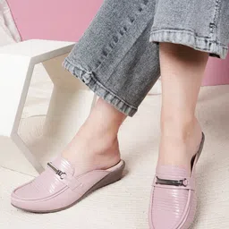 Mast & Harbour Pink Textured Buckle Detailed Comfort Heeled Mules-54