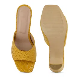 SAPATOS Textured Open Toe Block Heels image 4