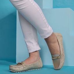 Shezone Women Textured Horsebit Loafers-21