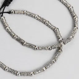 EL REGALO Silver-Toned & Black Textured Beaded Anklets image 3