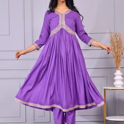 Aspriya Floral Embroidered V-Neck Anarkali Empire Kurta-picture-33