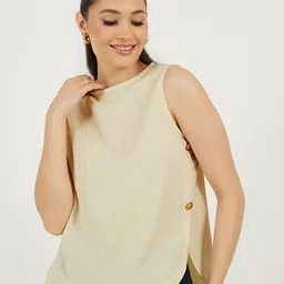 Styli Women Solid High-low Length Sleeveless Top With Decorative Button Detail-picture-9