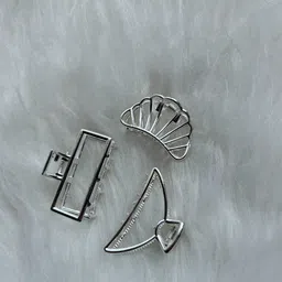 CHANDERKASH Assorted Set Of 3 Medium Claw Clips-50