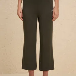 Nykd By Nykaa Summer Essential Super Soft and Comfy Modal Cropped Pants-58