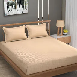 UrbanArts Peach Striped 200 TC King Bedsheet with 2 Pillow Covers-image-93