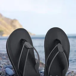 Red Tape Men Fabric Flexible Thong Flip-Flops-image-63