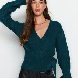 Trendyol Ribbed V-Neck Pullover Sweater-31