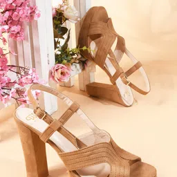 THE WHITE POLE Textured Platform Heels-17