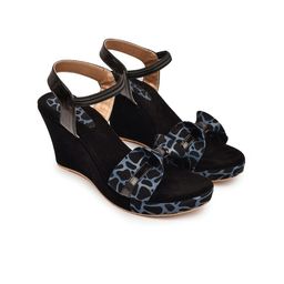 Action Printed Wedge Heels image 2