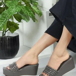 ICONICS Open Toe Platform Heels-3