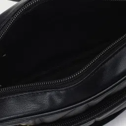 max Structured Sling Bag With Quilted image 3