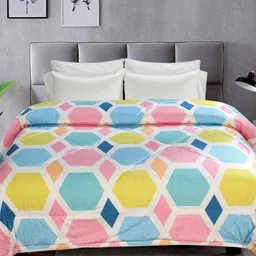 RRC Pink & Blue Geometric Microfiber Mild Winter Double Bed Comforter-image-4
