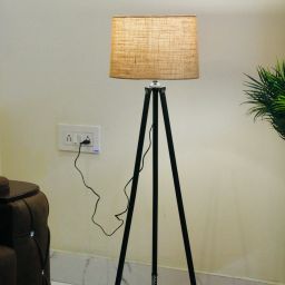 Tripod Floor lamp-2