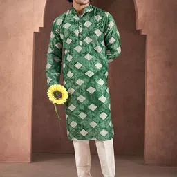 Vardha Men Floral Dyed Thread Work Handloom Kurta-picture-25