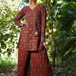 THE VASILIKI Ajrakh Printed V-Neck Pure Cotton Angrakha Kurti-image-60
