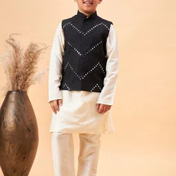 VASTRAMAY Boys Regular Mirror Work Kurta With Pyjamas & Jacket-18