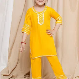Aj DEZInES Girls Regular Gotta Patti Pure Cotton Kurta with Pyjamas-image-9