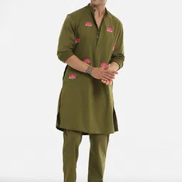 Komal Kothari Floral Embroidered Sequined Pure Cotton Kurta with Pyjamas-picture-18
