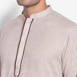 KISAH Men Off White & Maroon Kurta with Pyjamas image 2
