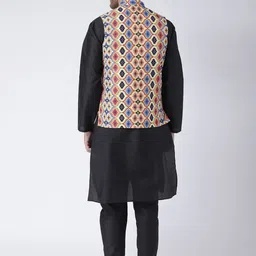 hangup plus Men Linen Kurta with Pyjamas and Printed Nehru jacket image 5