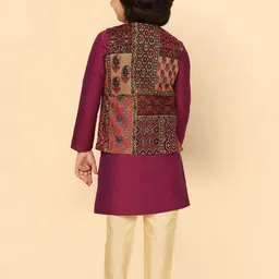 KISAH Boys Mandarin Collar Regular Kurta with Pyjamas & Nehru Jacket image 4